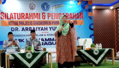 Silaturahim dan pengarahan Ketua Majelis Dikdasmen PWM Jatim di SMK Models. Arbaiyah Yusuf: Muhammadiyah Sudah Implementasikan Kurikulum Merdeka (Taufiqur Rohman/PWMU.CO)